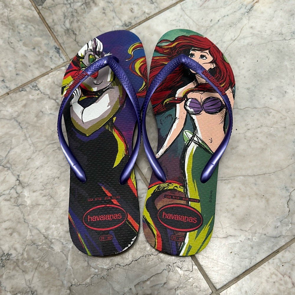 Size 9/10 Havaianas Little Mermaid and Ursula - Disney